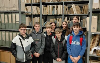 Detektivi starih knjiga