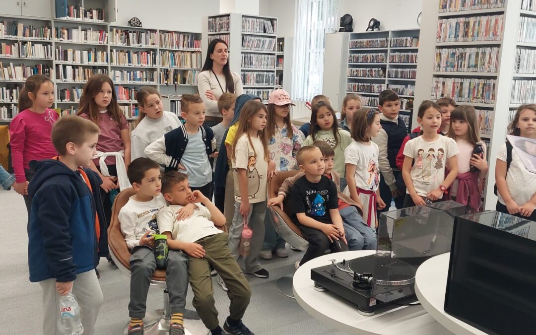 Izvanučionička nastava 1. b razreda u Gradskoj knjižnici Zadar